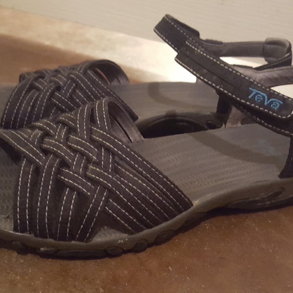 Unique Teva sandles